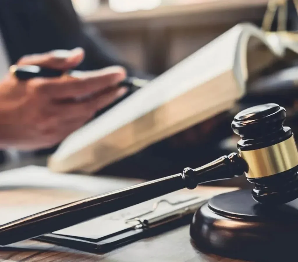 Advantage Law Firmhelps you with the payroll